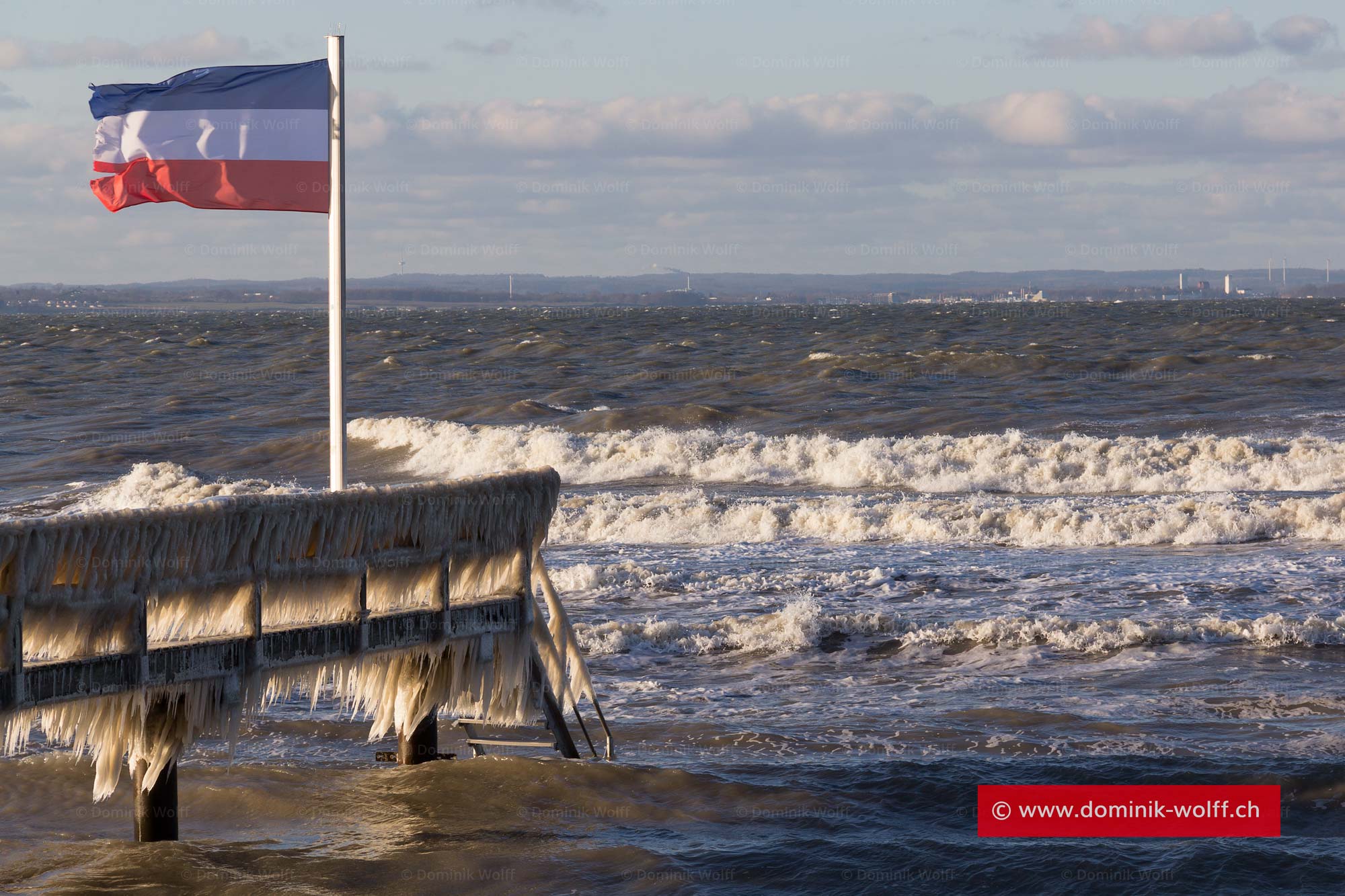 Vereister Steg in Niendorf/Ostsee