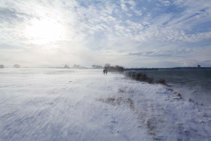 Wintersturm am Brodtener Ufer