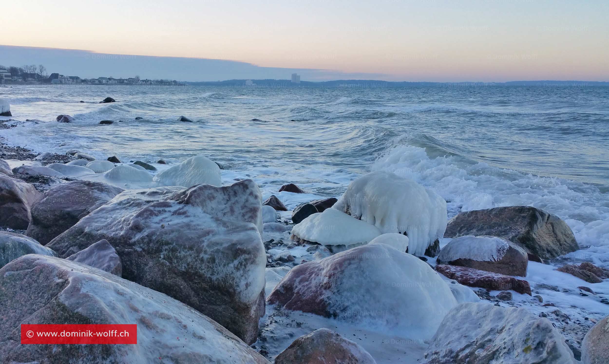 Eisstrand am Brodtener Steilufer