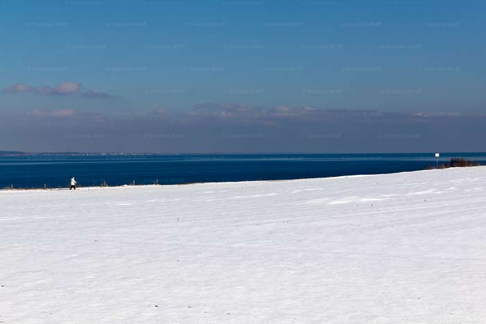 Weiß und Blau am Brodtener Ufer